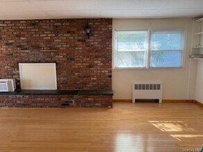 268 Schenck Ave in Great Neck, NY - Building Photo - Building Photo