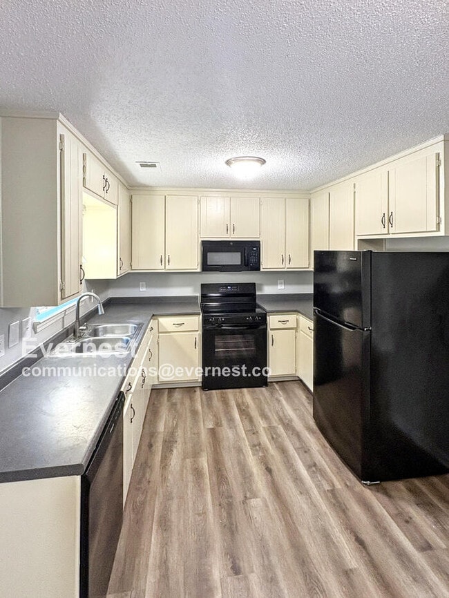 204 Sherwood Loop in Mcdonough, GA - Building Photo - Building Photo