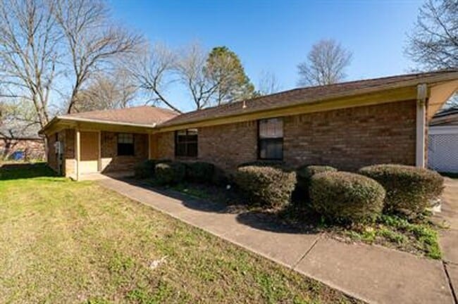 property at 114 S Mitchell St