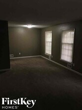 8921 E 90 Terrace in Kansas City, MO - Foto de edificio - Building Photo