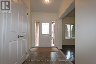 10 Don Morris Ct in Bowmanville, ON - Building Photo - Building Photo