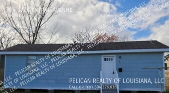 704 Central Ave in Westwego, LA - Building Photo