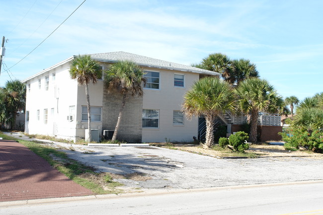 2609 Oleander Ave in Daytona Beach, FL - Foto de edificio - Building Photo