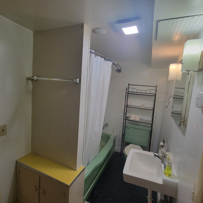 638 W Madrone St in Roseburg, OR - Building Photo - Building Photo