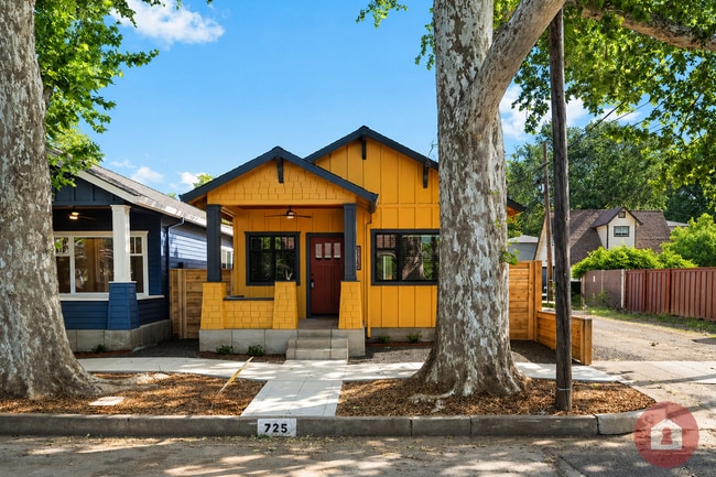property at 725 Orient St