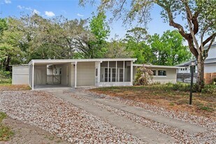 2115 Sycamore Dr in Winter Park, FL - Building Photo