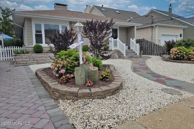 33 Morton Dr in Lavallette, NJ - Building Photo - Building Photo
