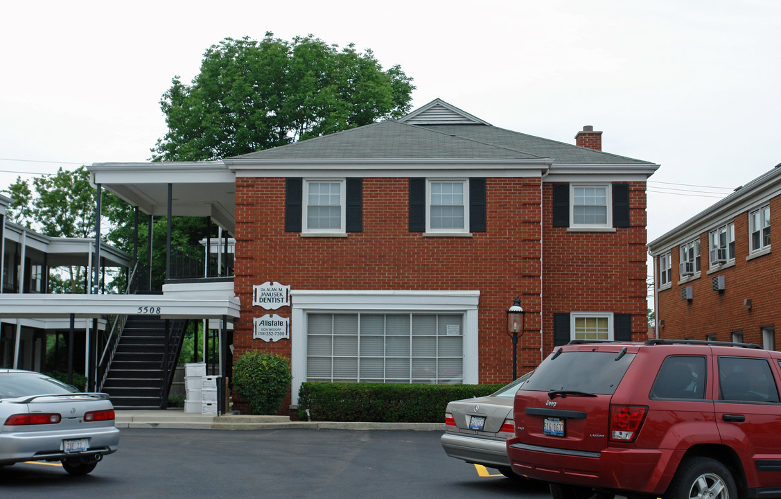 5512 S Brainard Ave in Countryside, IL - Building Photo