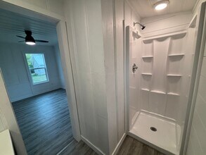 109 W 14th St in Eldon, MO - Building Photo - Building Photo