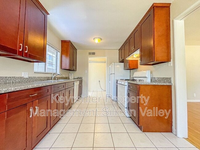 property at 865 N 15th St