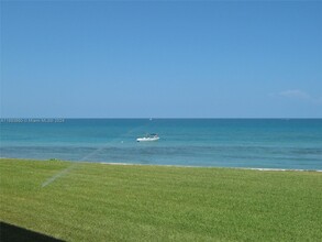 350 S Beach Rd in Jupiter, FL - Foto de edificio - Building Photo