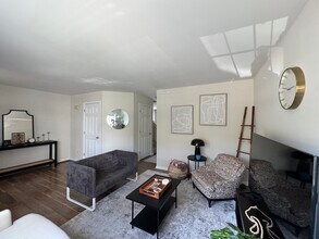233 Fairfield Ave, Unit 233 Fairfield ave apt 2 in Stamford, CT - Building Photo - Building Photo