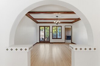 2811 Bright Ln in Los Angeles, CA - Foto de edificio - Building Photo