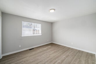 Branders Bridge Apartments in Colonial Heights, VA - Foto de edificio - Interior Photo