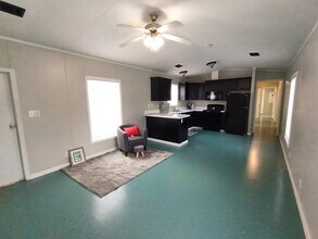 9 Deerwood Park, Unit J61 in Centralia, IL - Building Photo - Building Photo