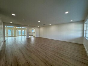 16 Seabreeze Dr in Ormond Beach, FL - Building Photo - Building Photo