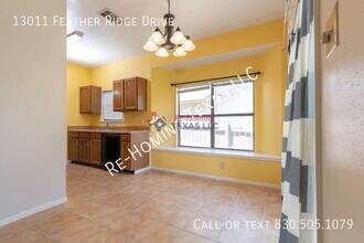 13011 Feather Ridge Dr in San Antonio, TX - Building Photo - Building Photo