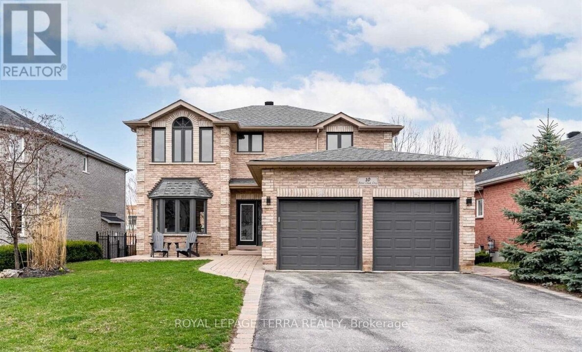 10 Silvercreek Crescent in Barrie, ON - Building Photo