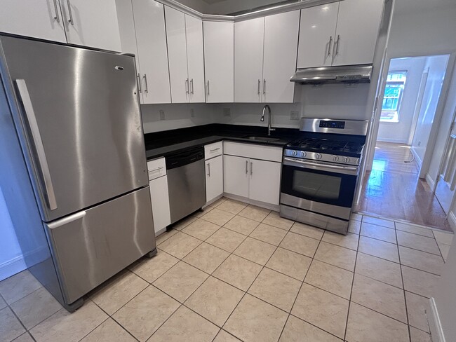 63 Middle St, Unit 3