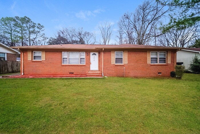 4610 Rutledge Dr NW in Huntsville, AL - Building Photo