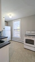 24 Pleasant St in Waterville, ME - Building Photo - Building Photo