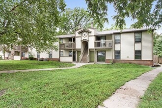 The Lodge Apartments in Lee's Summit, MO - Building Photo - Interior Photo