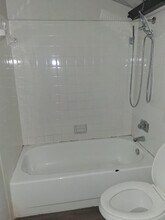 5310 Keller Springs Rd in Dallas, TX - Foto de edificio - Building Photo