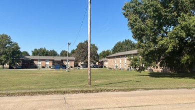 389 N Hollywood Ave in Blytheville, AR - Building Photo - Building Photo