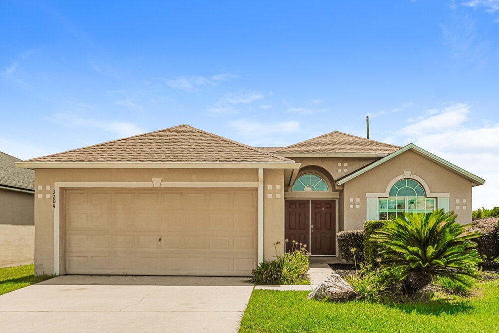 3204 Talisman Drive in Middleburg, FL - Foto de edificio