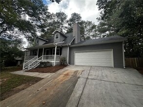 2536 Country Lake Cir in Powder Springs, GA - Building Photo - Building Photo