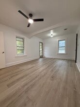 1825 Clover Ave, Unit 2 in Cleveland, OH - Building Photo - Building Photo