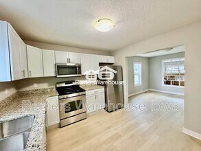 3623 SW 9th St in Des Moines, IA - Building Photo - Building Photo