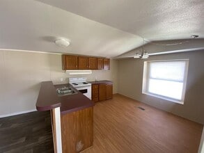 1620 E Reno Rd in Azle, TX - Building Photo - Building Photo