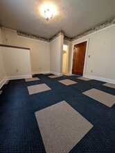 121 W Comanche Ave in Shabbona, IL - Foto de edificio - Building Photo