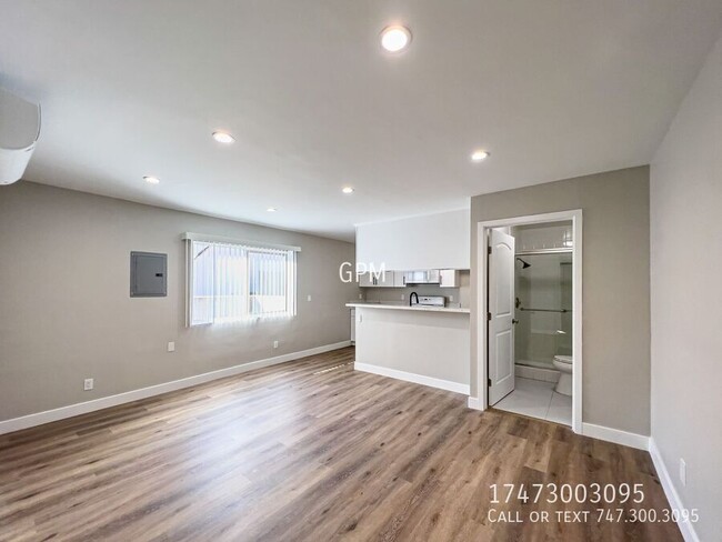 137 Carr Dr in Glendale, CA - Building Photo - Building Photo