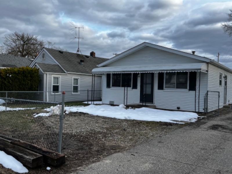 1326 Davis St in Ypsilanti, MI - Building Photo