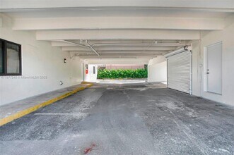 5980 SW 40th Ave in Dania Beach, FL - Building Photo - Building Photo