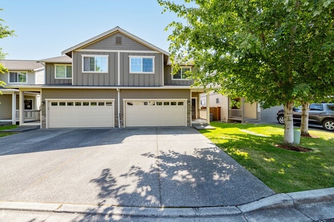 408-410 Lily Ln in Burlington, WA - Foto de edificio - Building Photo