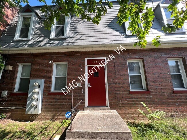 property at 1314 T St SE