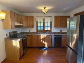 505 Lancaster Ave in Lunenburg, MA - Building Photo - Building Photo