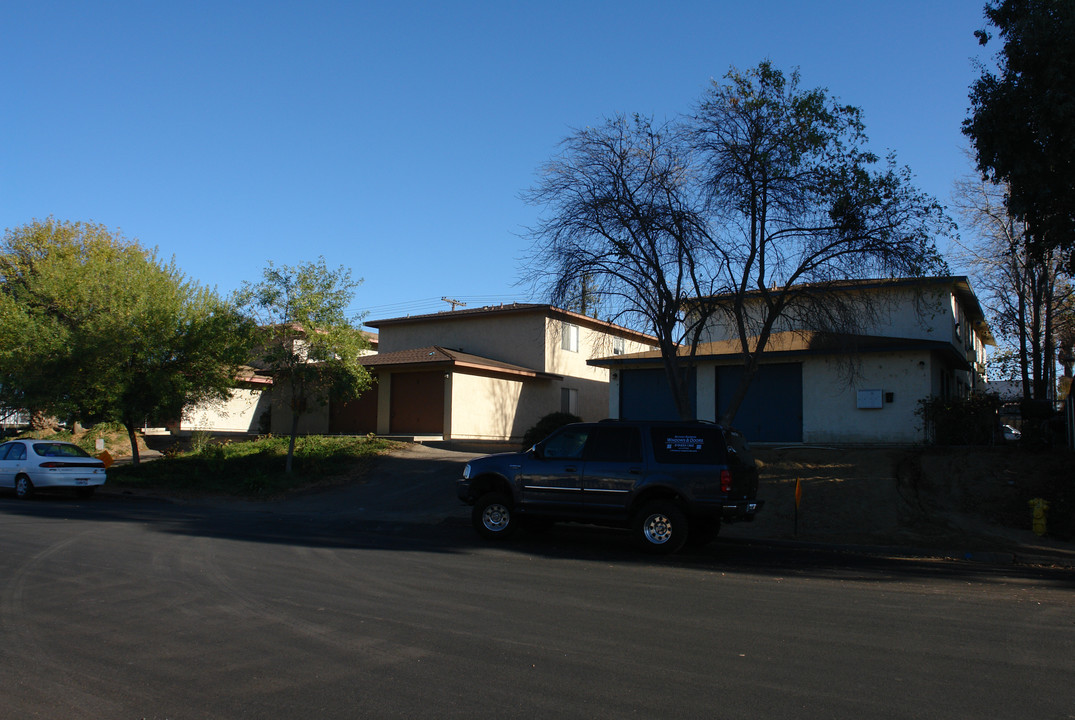 726 B St in Ramona, CA - Building Photo