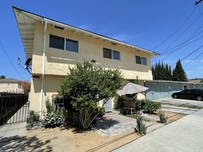 Willow Apartments in Compton, CA - Foto de edificio - Building Photo