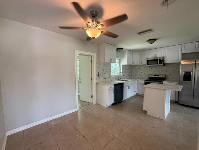 2443 Eugene St in Sarasota, FL - Building Photo - Building Photo