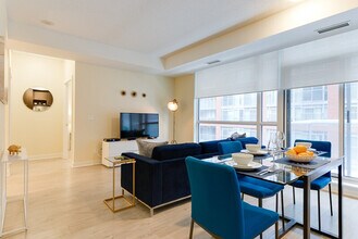 20 Duncan St in Toronto, ON - Building Photo - Building Photo