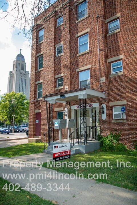 1630 H St-Unit -D4 in Lincoln, NE - Building Photo