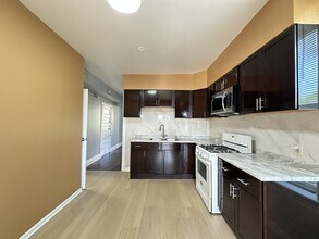 2713 W 16th St, Unit K04J in Chicago, IL - Building Photo - Building Photo