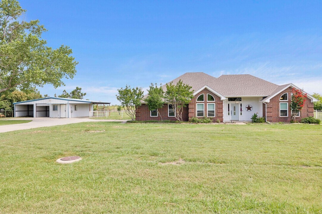 229 Odessa Dr in Haslet, TX - Building Photo