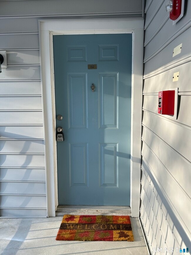 82 Crown Knoll Ct in Groton, CT - Building Photo - Building Photo