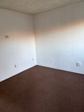 433 Avenida Garza in Rio Rico, AZ - Foto de edificio - Building Photo