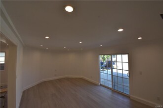 8646 Nagle Ave in Los Angeles, CA - Building Photo - Building Photo